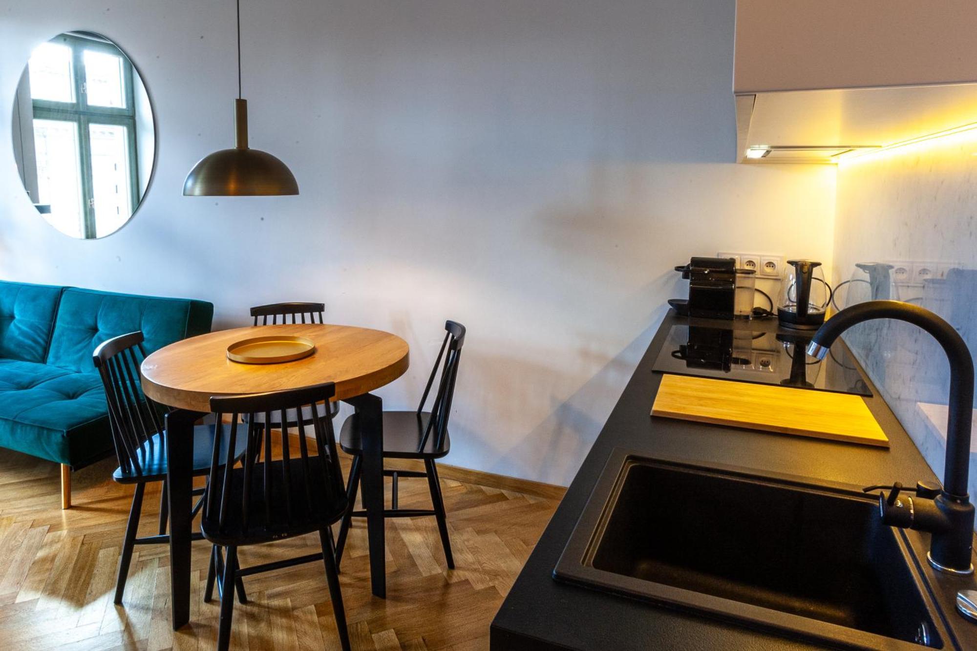 クラクフCharming Loft In The Old Townアパートメント エクステリア 写真